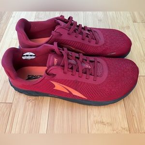 VGUC - Altra Torin 4.5 Plush. Men’s Size 14. Red